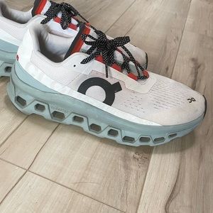 On Cloudmonster Men’s Size 10